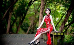 粉嫩害羞小女生